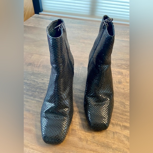 Franco Sarto Women’s Marquee Black Ankle Boot Size 6 - Picture 4 of 15